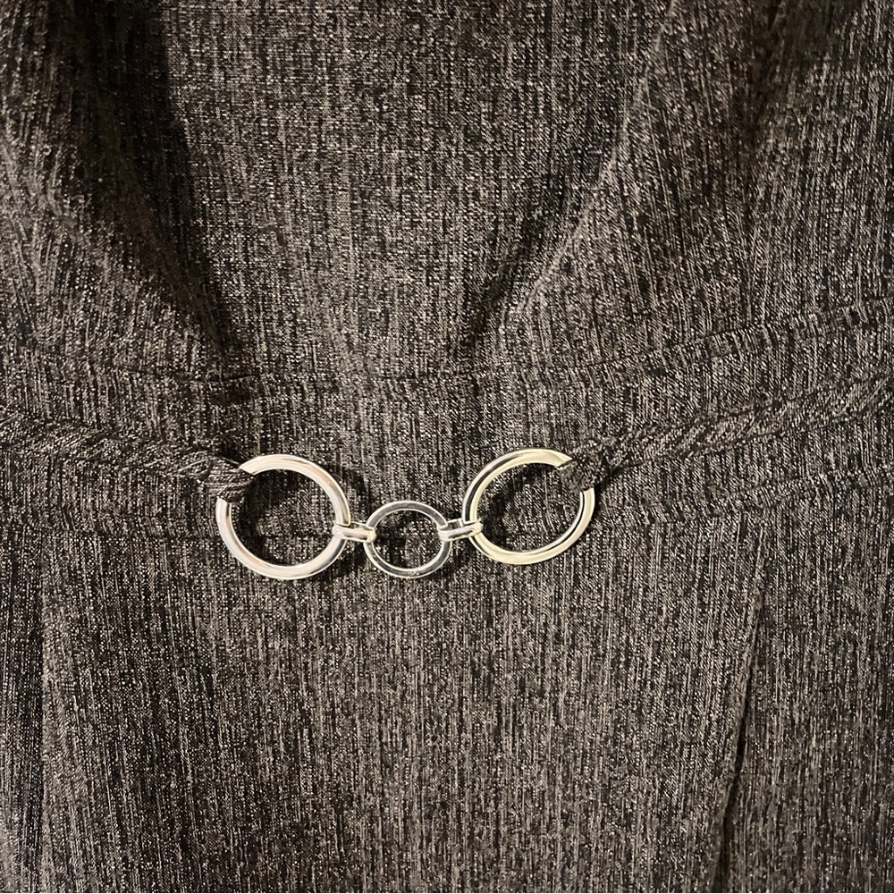 Adorable pencil dress with detail 👠